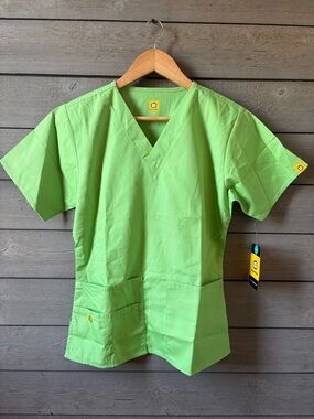 NWT WonderWink V-Neck Scrub Top